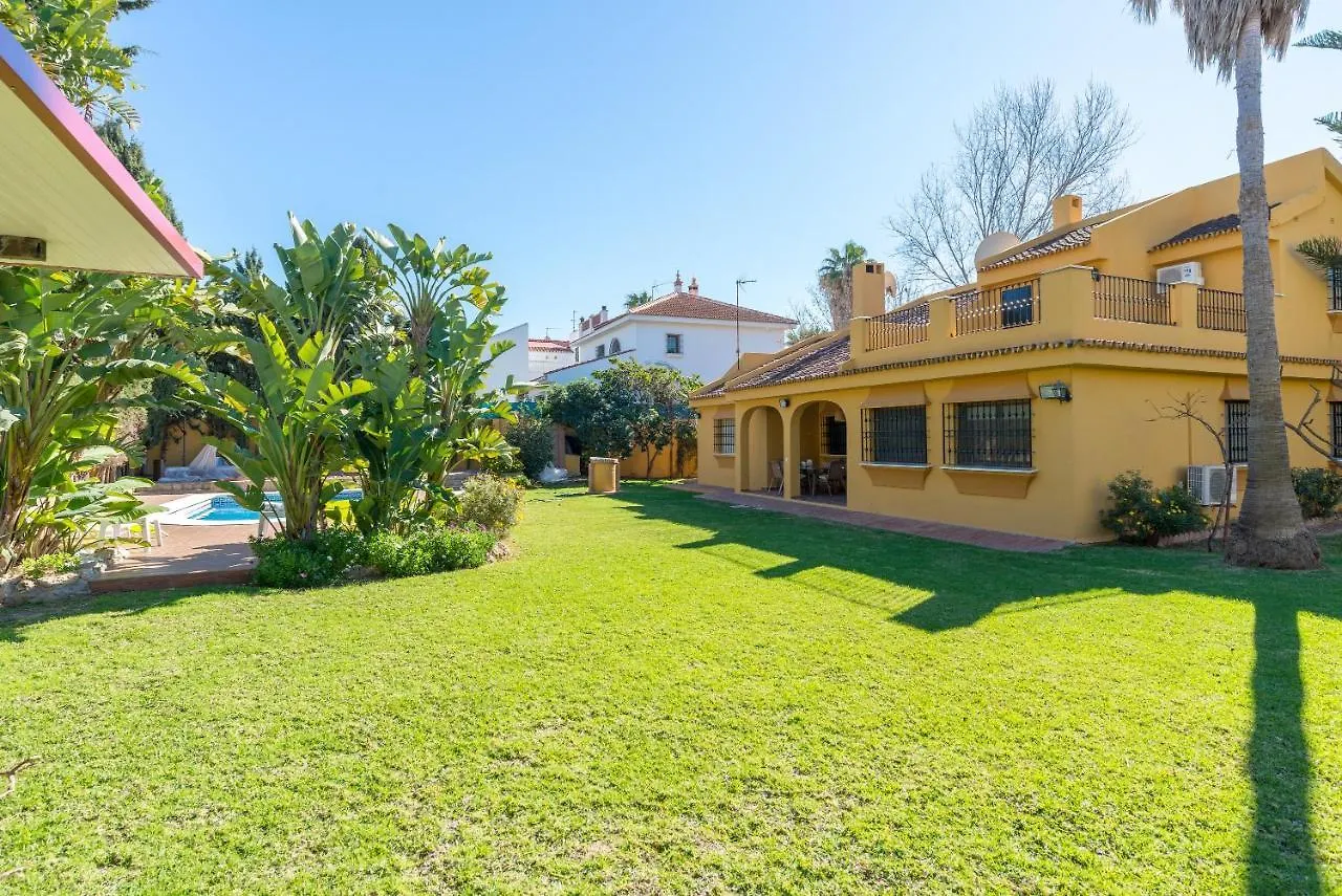 Guadalmar: Villa Con Piscina Málaga 0*,