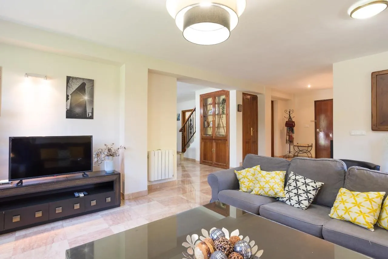 Guadalmar: Villa Con Piscina Malaga