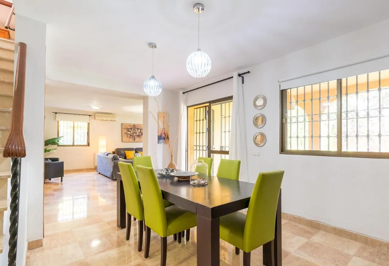 Guadalmar: Villa Con Piscina Malaga