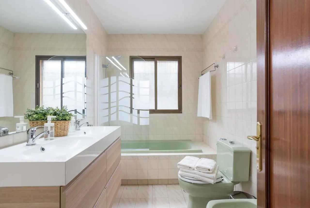 Guadalmar: Villa Con Piscina Malaga