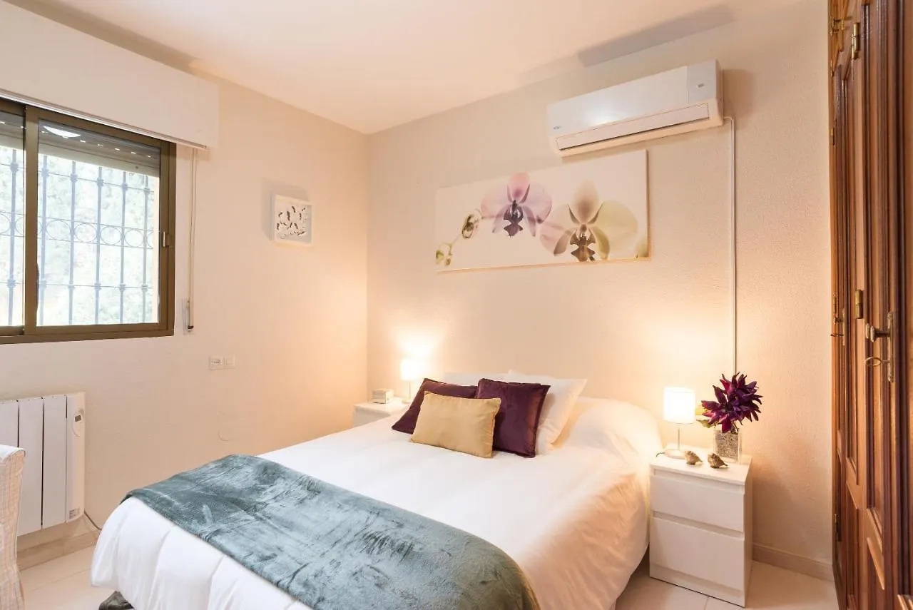 Guadalmar: Villa Con Piscina Malaga